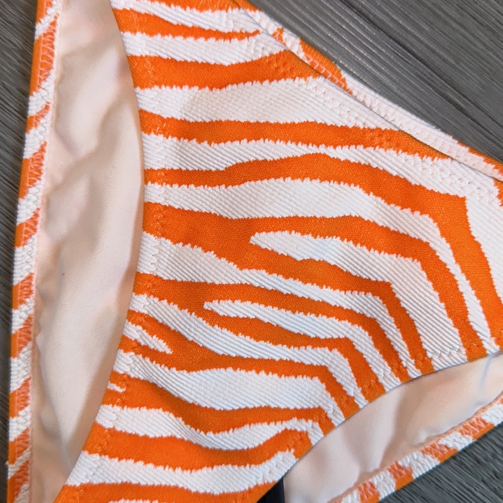Vinca zebra pop string swimsuit set. - Picture 13 of 15